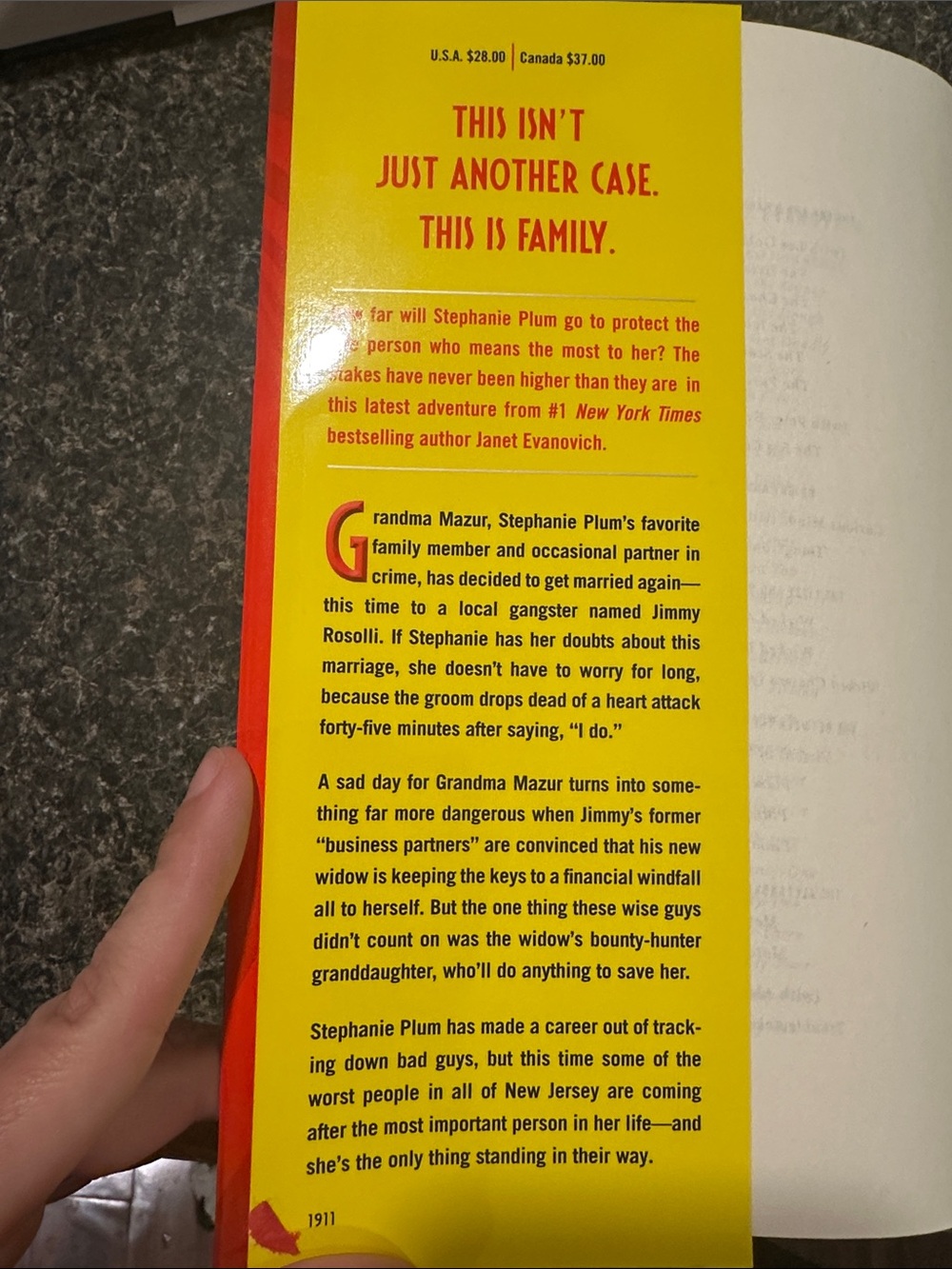 Janet Evanovich Twisted Twenty-Six - Red Paperback Novel - Picture 3 of 3